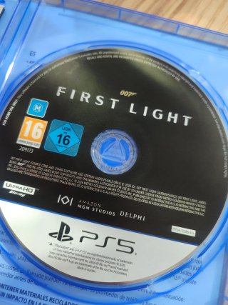 007 First Light PS5 - Specialist Edition