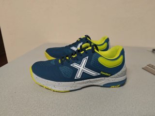Munich Hydra X-Lite Talla 43 (5 usos). Para padel.