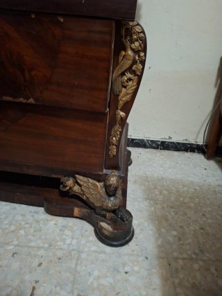 ​Cómoda Antigua Estilo Imperio S. XIX – Pluma de C