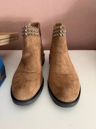 Botines mujer tachuelas marrones