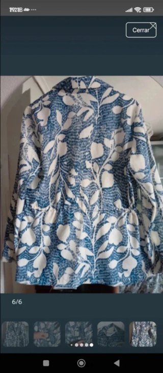 Chaqueta verano estampada azul y blanco