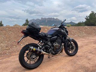 Yamaha MT-07 morada