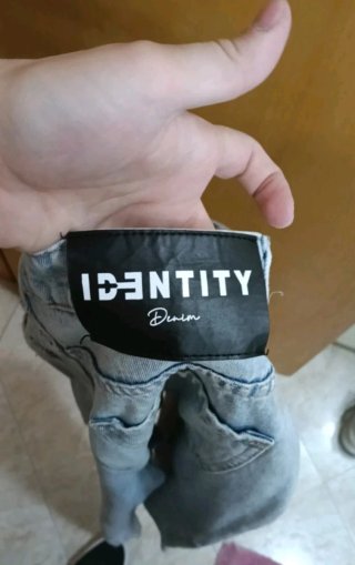 Jeans uomo con stampa graffiti