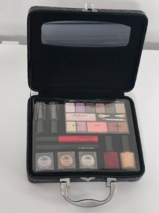 Pequeño Maletín Maquillaje con Espejo Negro