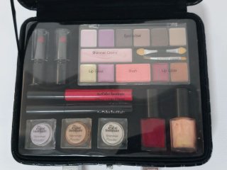 Pequeño Maletín Maquillaje con Espejo Negro