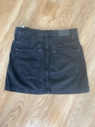 Falda vaquera negra Stradivarius T.38