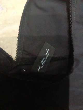 Body negro con tirantes.marca out from under