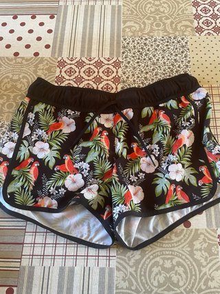 Bikini estampado tropical loros. 3 piezas.