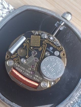Reloj Cyma de Cuarzo con Diamantes