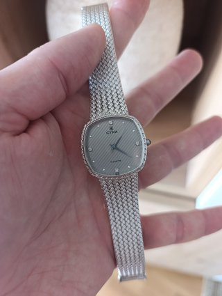 Reloj Cyma de Cuarzo con Diamantes