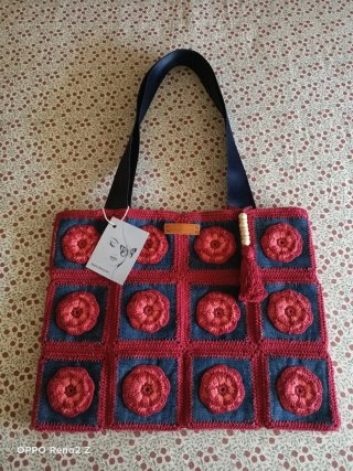 Bolso de crochet hecho a mano