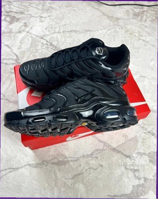 Nike Air Max Plus Triple Black Talla 36
