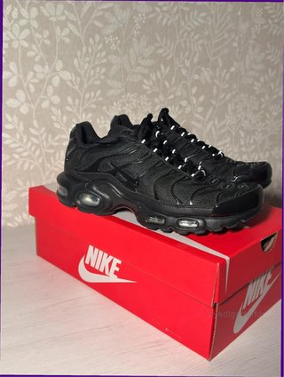 Nike Air Max Plus Triple Black Talla 41
