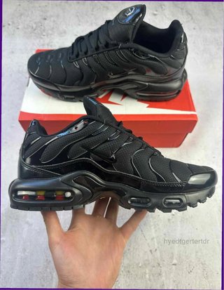 Nike Air Max Plus Triple Black Talla 37.5