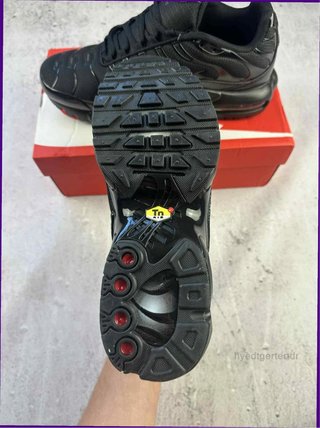 Nike Air Max Plus Triple Black Talla 37.5