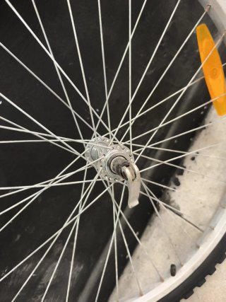 Rueda delantera bicicleta 24 pulgadas