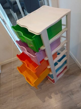 Cajonera de plástico multicolor