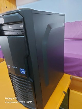 PC Escritorio Zalman AMD Athlon 16GB RAM