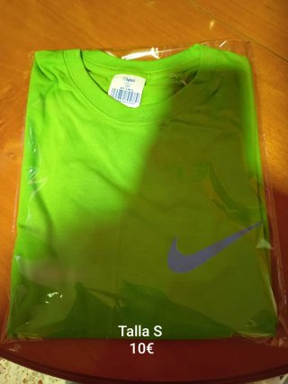 Camiseta Nike Talla M Mujer