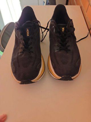 Zapatillas Hoka Clifton 10 Negras y Doradas