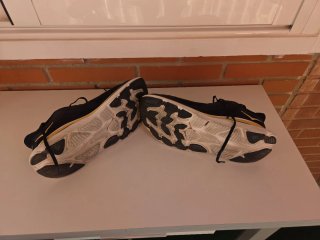 Zapatillas Hoka Clifton 10 Negras y Doradas