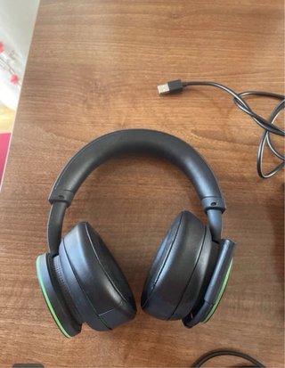 Xbox Series S + 2 mandos y auriculares