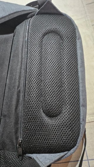 "Mochila Portátil 15.6" Yamtion Gris . Como nueva