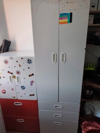 Conjunto de 2 armarios y un zapatero.