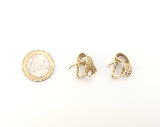 Pendiente de oro de 18k circonitas, 7.72 g.