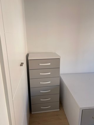 Dormitorio juvenil blanco y gris