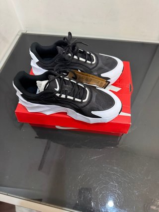 Nike Aura Edge Negro Blanco