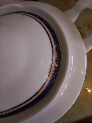 Zuppiera in porcellana  Bavariacon decori blu