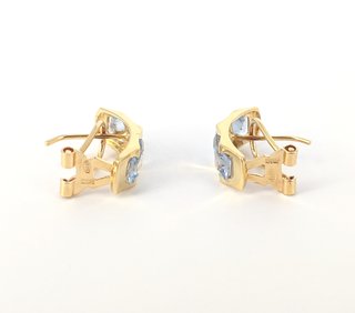 Pendiente de oro de 18k con piedras, 3.98 g.