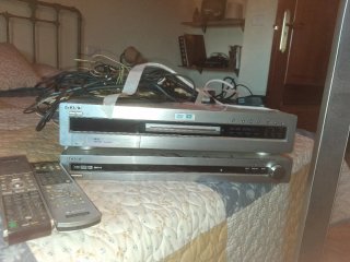 Equipo DVD Sony con altavoces