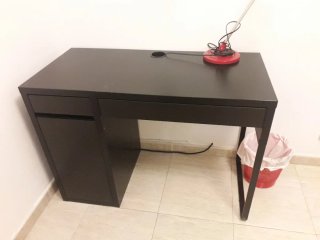 Pack escritorio, silla y estantería + regalos