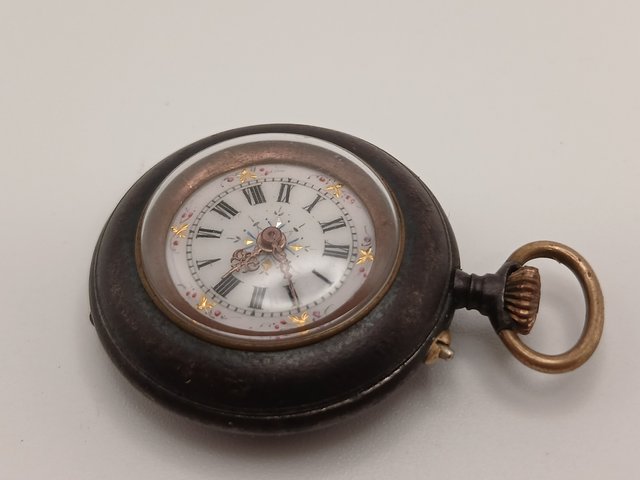 Reloj Colgante Hierro Metal Dorado