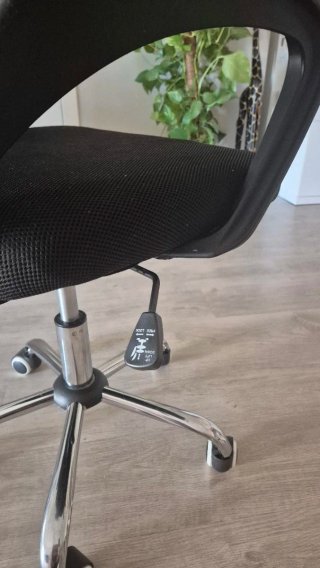 Silla de escritorio ergonómica azul y negra