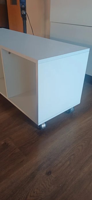 Banco zapatero blanco con ruedas