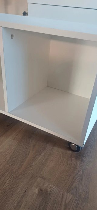 Banco zapatero blanco con ruedas