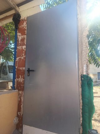 Puerta galvanizada