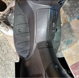 Scooter Peugeot Ludix 50 Grigio e nero