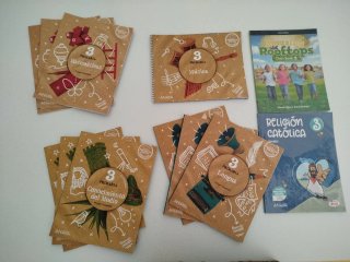 2 lotes libros de texto 3 E.P. (120€ cada lote)