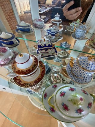 Collezione di 43 zuppiere in miniatura in porcellana