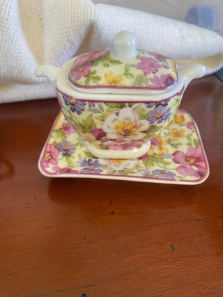 Collezione di 43 zuppiere in miniatura in porcellana