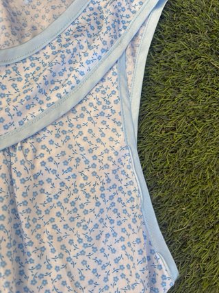 Camisón estampado floral azul y blanco