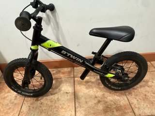 Bicicleta sin pedales B'Twin Runride 900.