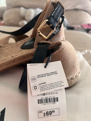 Sandalias Zara Piel Beige y Negro Talla 38