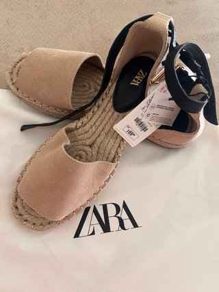 Sandalias Zara Piel Beige y Negro Talla 38