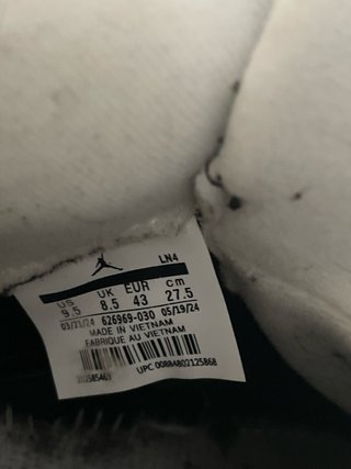 Jordan 4 Negro Gris
