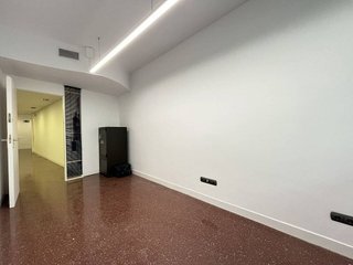 Oficina en alquiler en Les Corts en Barcelona
